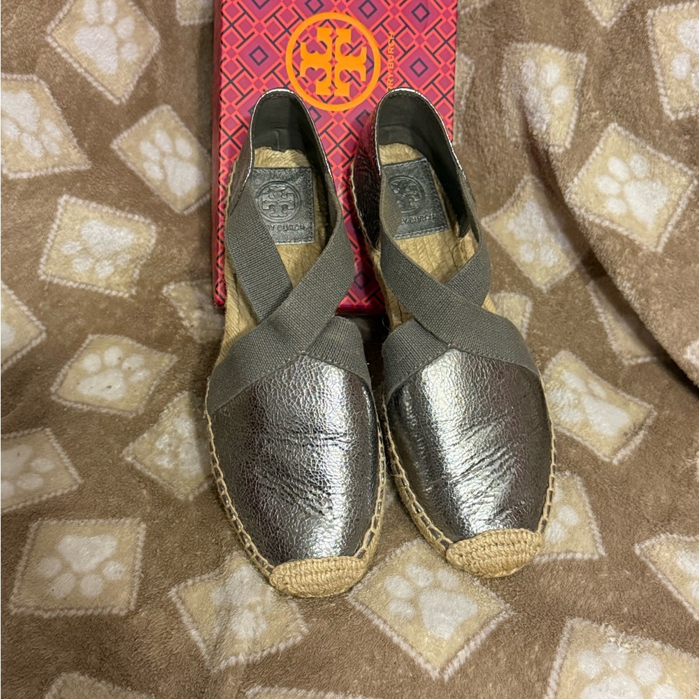 Stylish Tory Burch Silver Espadrilles